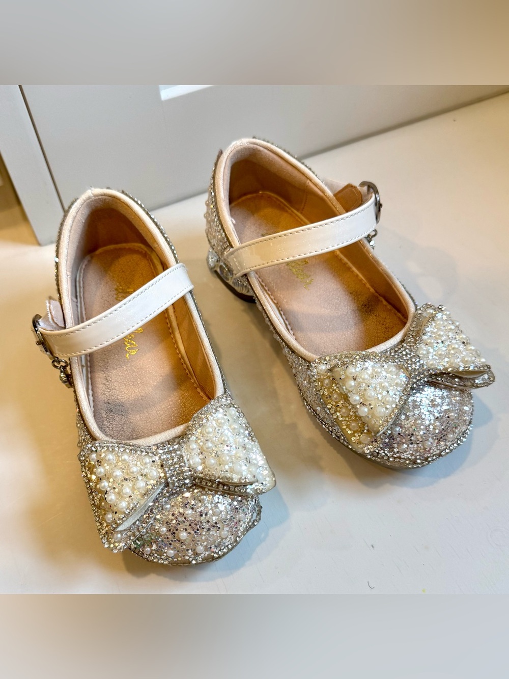Doe a Dear Pearl Bow Mary Jane Shoes